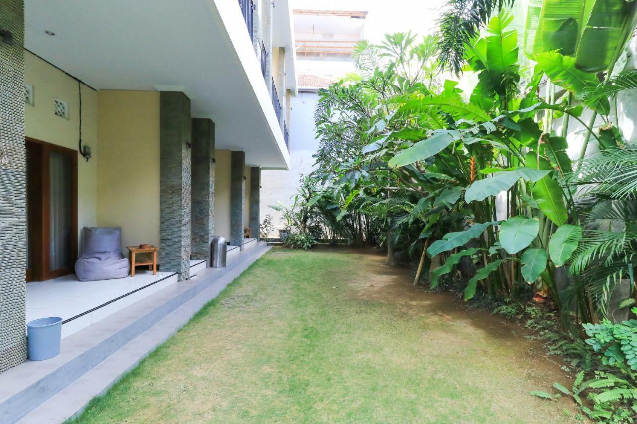Kubu Kenak Guesthouse Seminyak  Exterior photo