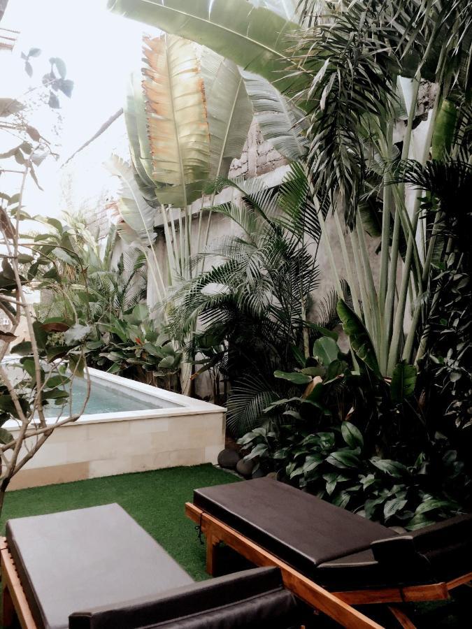 Kubu Kenak Guesthouse Seminyak  Exterior photo